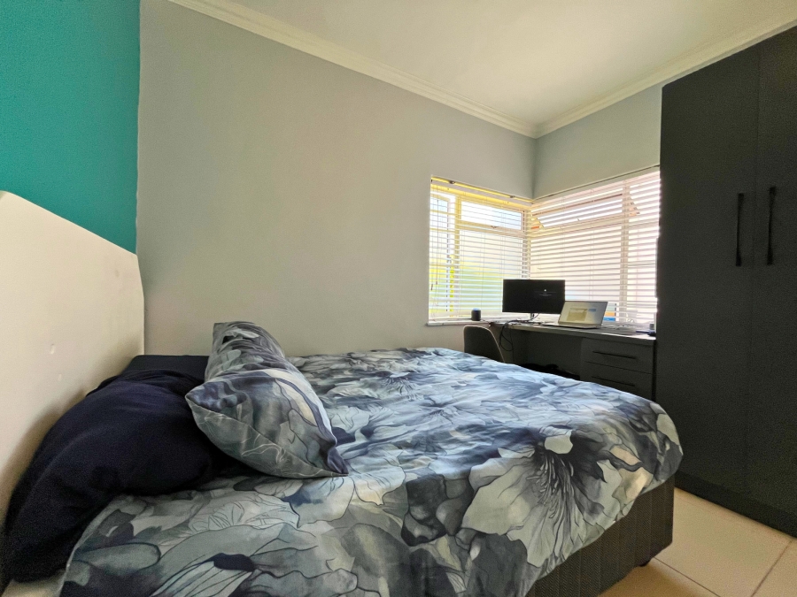 To Let 1 Bedroom Property for Rent in Sea Point Western Cape